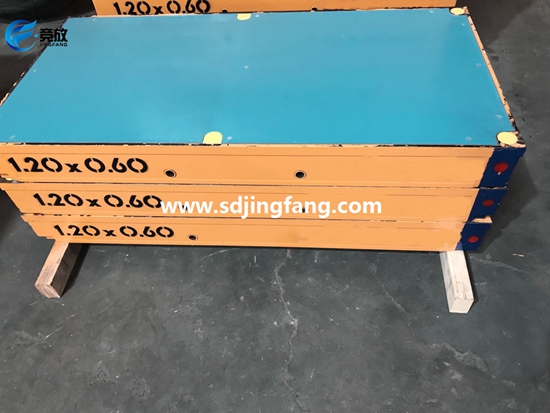 Plastic shuttering for concrete