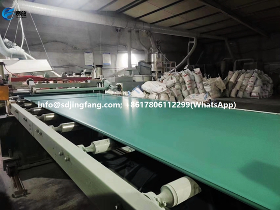 Plastic formwork board